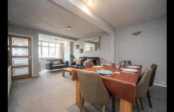 Chessington Blue with parking - Photo 16