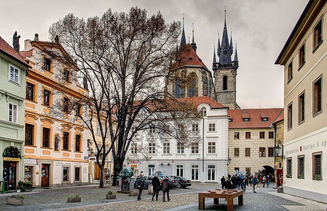 4 Arts Apartments by Adrez Living - Photo 46