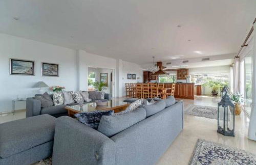 49-Exclusive Villa With Private Pool & Breathtaking Views in Mijas! - Photo 7