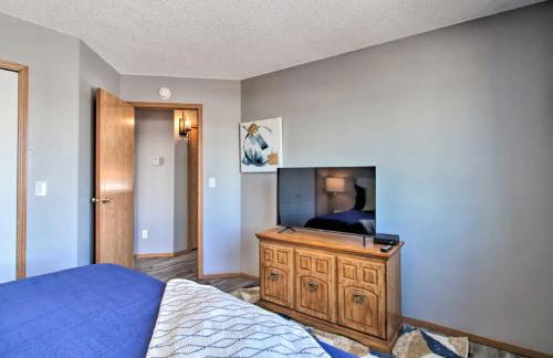 Welcoming West Fargo Retreat w Backyard - Foto 12