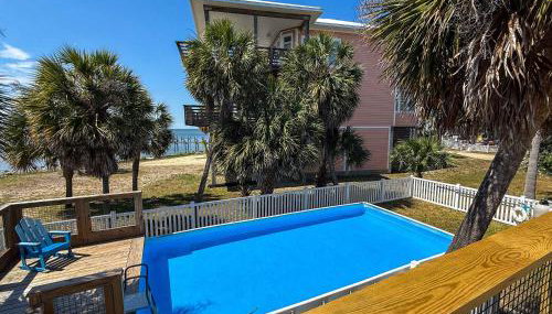 Spacious house- Deep Water Dock Pool Golf Cart Rental available - Foto 4