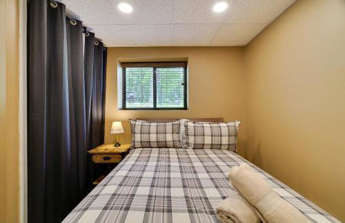 Secluded Cabin, Jacuzzi, Pool Table, King Bed & Fire Pit - Photo 27