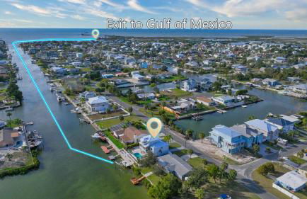 5 Bed3bath waterfront pool home with full gym, office, and heated pool! - Foto 46