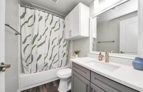 Lux Resort-Style Pool, Gym, Parking Near Houston - Foto 4