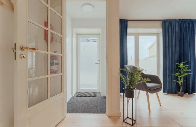 Cozy Downtown Studio Apartment - Photo 2