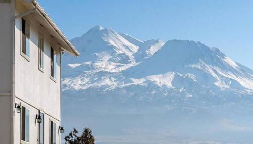 Luxury Shasta Vista Retreat & Basecamp - Sauna & Jacuzzi - Foto 3