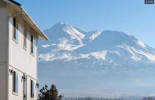 Luxury Shasta Vista Retreat & Basecamp - Sauna & Jacuzzi - Foto 3