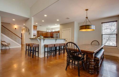 Lakefront Home with WiFi, Entertainment, Dock & Lake Views - Dogs OK - Photo 14