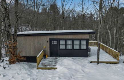 Modern Tiny Home Wraparound Deck - Foto 52