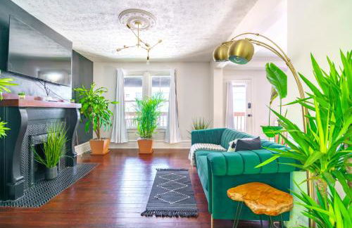 Jungle House Columbus Short North Downtown Free Parking - Steps to Convention Center & Nationwide Arena - 2BR Luxury Home - Sleeps 8 - Over 5,800 Five Star Stays - Foto 20