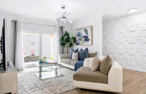 Spectacular Miami- Htd Pool,5 Bdrooms ,MiniGolf, Playground, Baby Items, BBQ - Photo 57