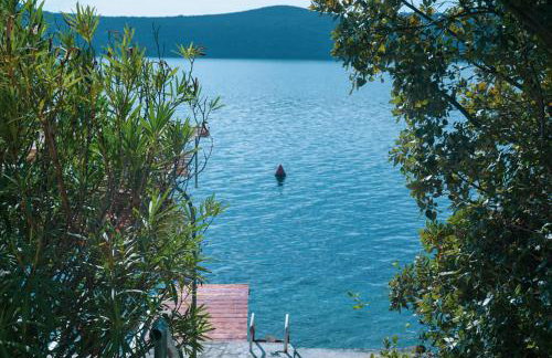 3 Bedroom Beach House with private sea access - Photo 37