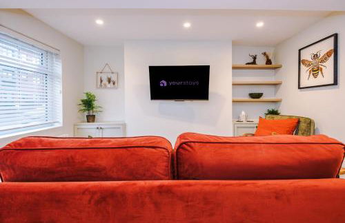 Foden's House by YourStays - 2 Bedroom Cottage in Sandbach with gorgeous dining room extension, High end finish - Foto 17