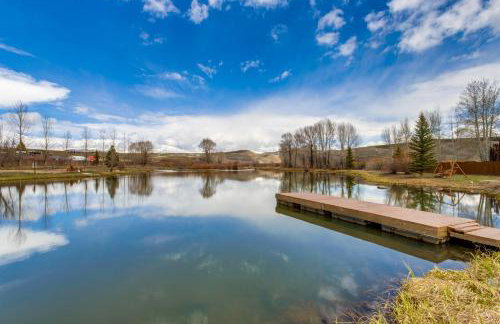 Riverfront Cabin, 4 Mi to Granby Ranch - Foto 37