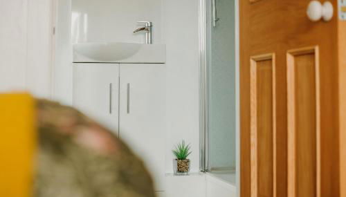 Luxury Private Suite-Parking, Courtyard & Wi-Fi - Foto 3