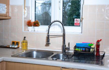 Whole 2-Bed, 2-Bath Apartment - Professionals, Contractors, Free Parking, ULEZ Free, Bham City - 10mins - Foto 26