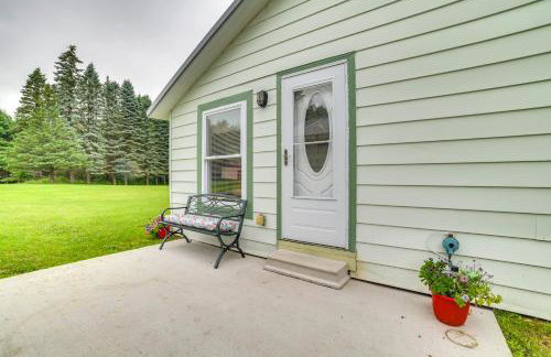 Visit Fife Lake and Traverse Bay! Farmhouse Hideaway - Foto 21