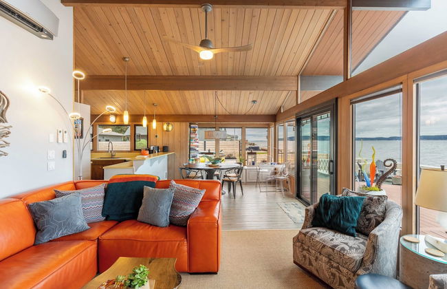 Oceanfront w/ Game Room, Fire Pit, Panoramic Views Angels Landing by Avantstay - Photo 23