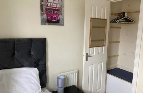 Quiet 3 bed semi with off street parking - Foto 30