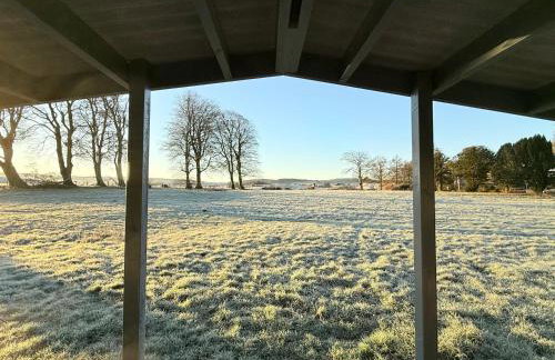Wild Meadow Cottage - Countryside Views and King Bed - Foto 19
