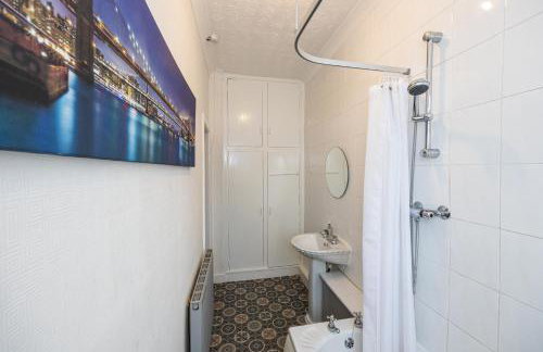 Cosy Two bedroom Terrace Blackburn - Foto 16