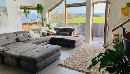 Exklusives Wohnen im Herzen Bayerns - Luxuriöses Haus mit Dachterrasse und Whirlpool, nahe Passau - Foto 3