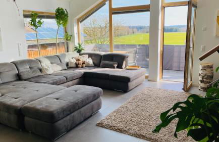 Exklusives Wohnen im Herzen Bayerns - Luxuriöses Haus mit Dachterrasse und Whirlpool, nahe Passau - Foto 3