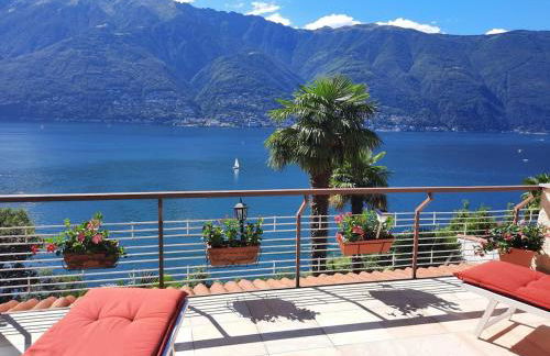 Apartment with Panoramic Lake View & Terrace in Pino, Lago Maggiore - Casa Roccia No 5 - Foto 2