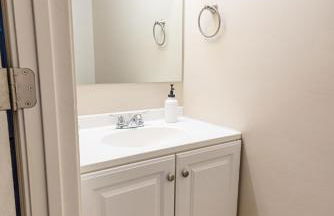 LUX - Downtown Oasis - Pool Table! Free Parking! - Foto 15