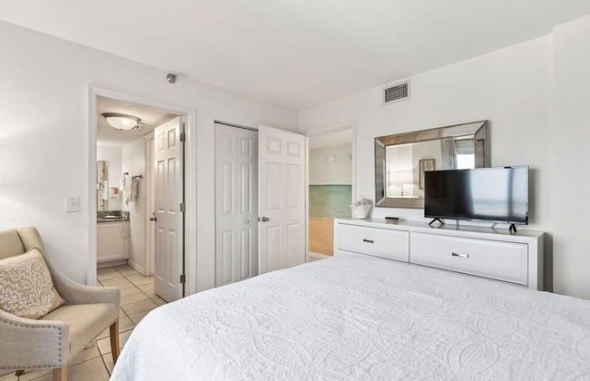 Top Floor Oceanfront Condo w Pool Beach Access - Foto 19