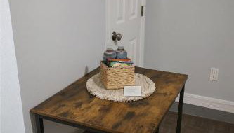 Cozy with Private Entry Near Fort Myers & Airport - Foto 4