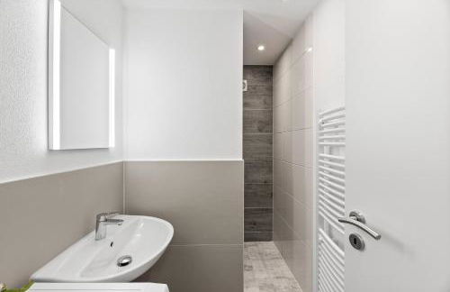 Moderne Monteurwohnungen in Nürtingen Zentrum Kitchen, Wifi, Smart TV - Photo 62