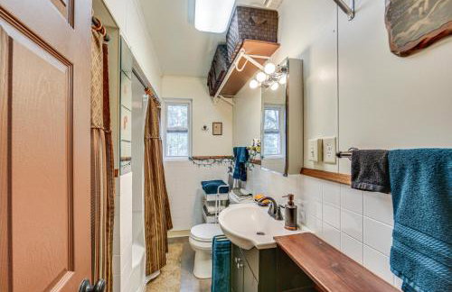 Rustic Chic Retreat 4 Mi to Kennywood! - Foto 23