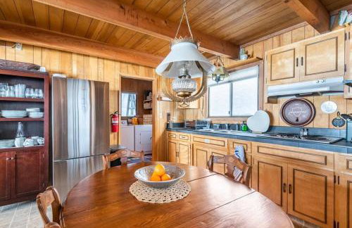 Quaint Cabin in Serene Lakes - Close to Skiing! - Foto 18