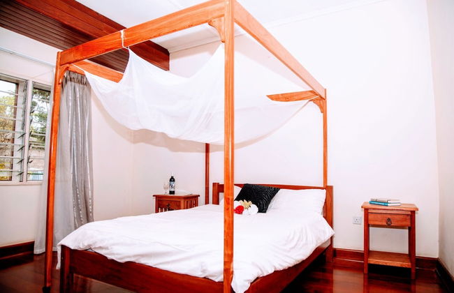 Lush Gardens Apartment 2 - Photo 3