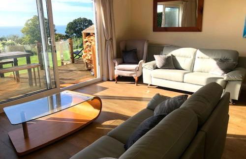 Coastal retreat with stunning sea views - Photo 11