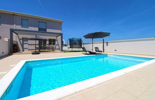 Elegant Villa With Private Pool in Bale - Foto 27