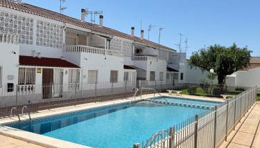 Bungalow with a pool and a terrace - Foto 1, sunbed