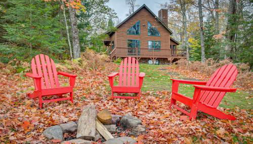 Lakefront Presque Isle Cabin with Private Dock - Foto 2