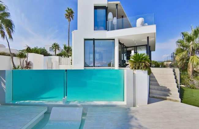 Striking Villa With Terraced Garden - Foto 22