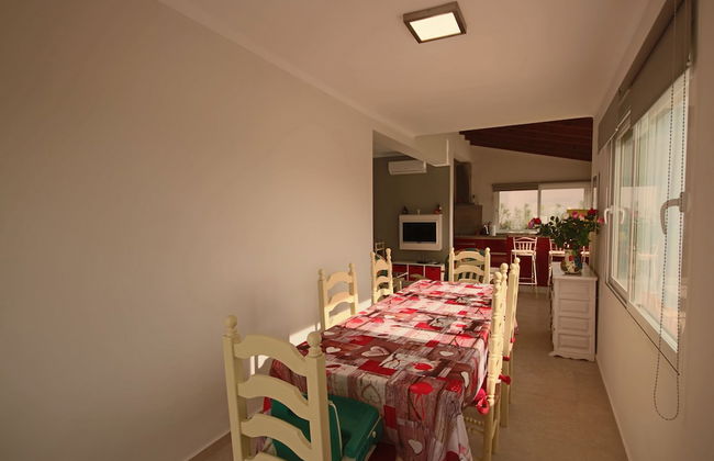 Private Family Retreat With Pool Short Walk to the Sea - Foto 6