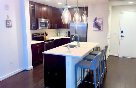 The Luxe -Highrise, Balcony, Year-round Pool, City View! - Foto 34