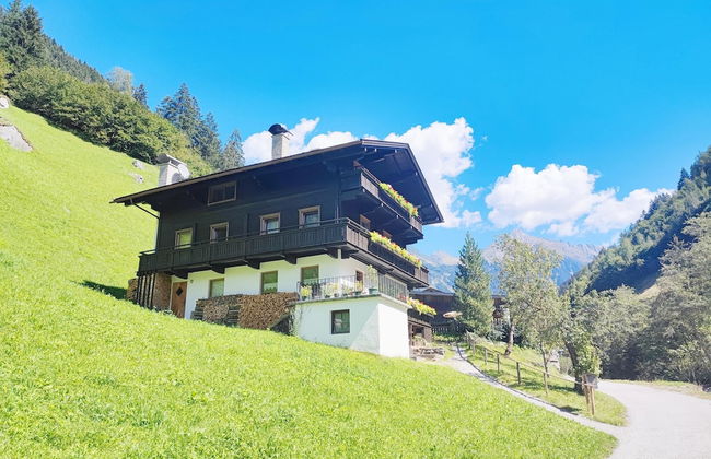 Chalet in Tirol by Zillertal Ski Slopes - Foto 1