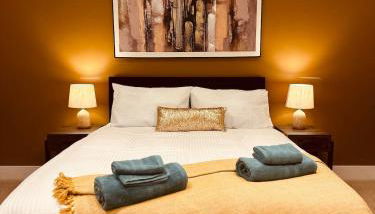 LivinSpace- Modern and spacious 2 bed flat in Central Sutton - Foto 1, wardrobe