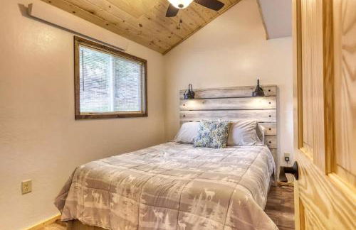 Rustic getaway in the woods - Foto 9