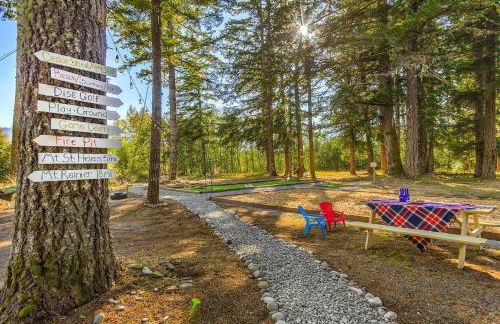 River Retreat w/hot tub, beach, game room - Foto 70