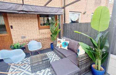 Bright 3BR + Patio - Foto 27