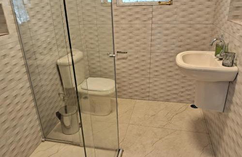 Casa Show - Hospedagem e Day use para grupos - com piscina aquecida - Foto 7