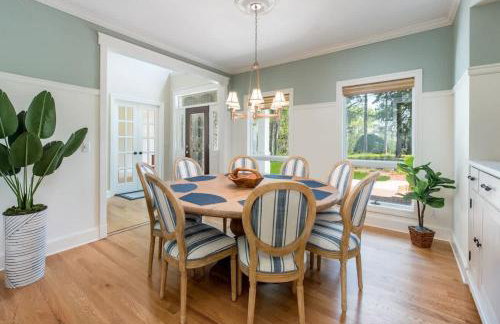 Immerse in Luxury Grand 5BR Lakefront Haven Views - Foto 10