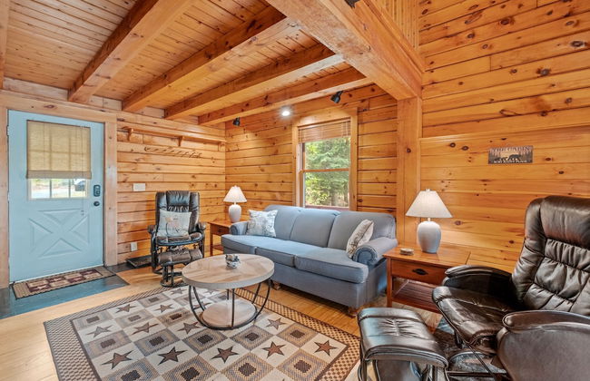 Private Lakefront - Luxury Log House - Photo 9